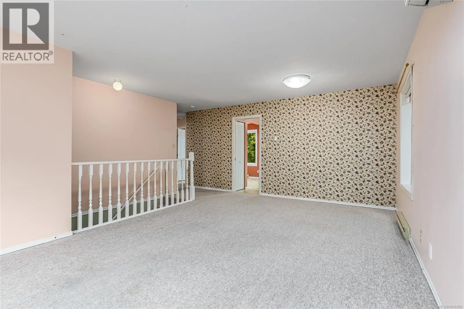 1520 Embleton Cres