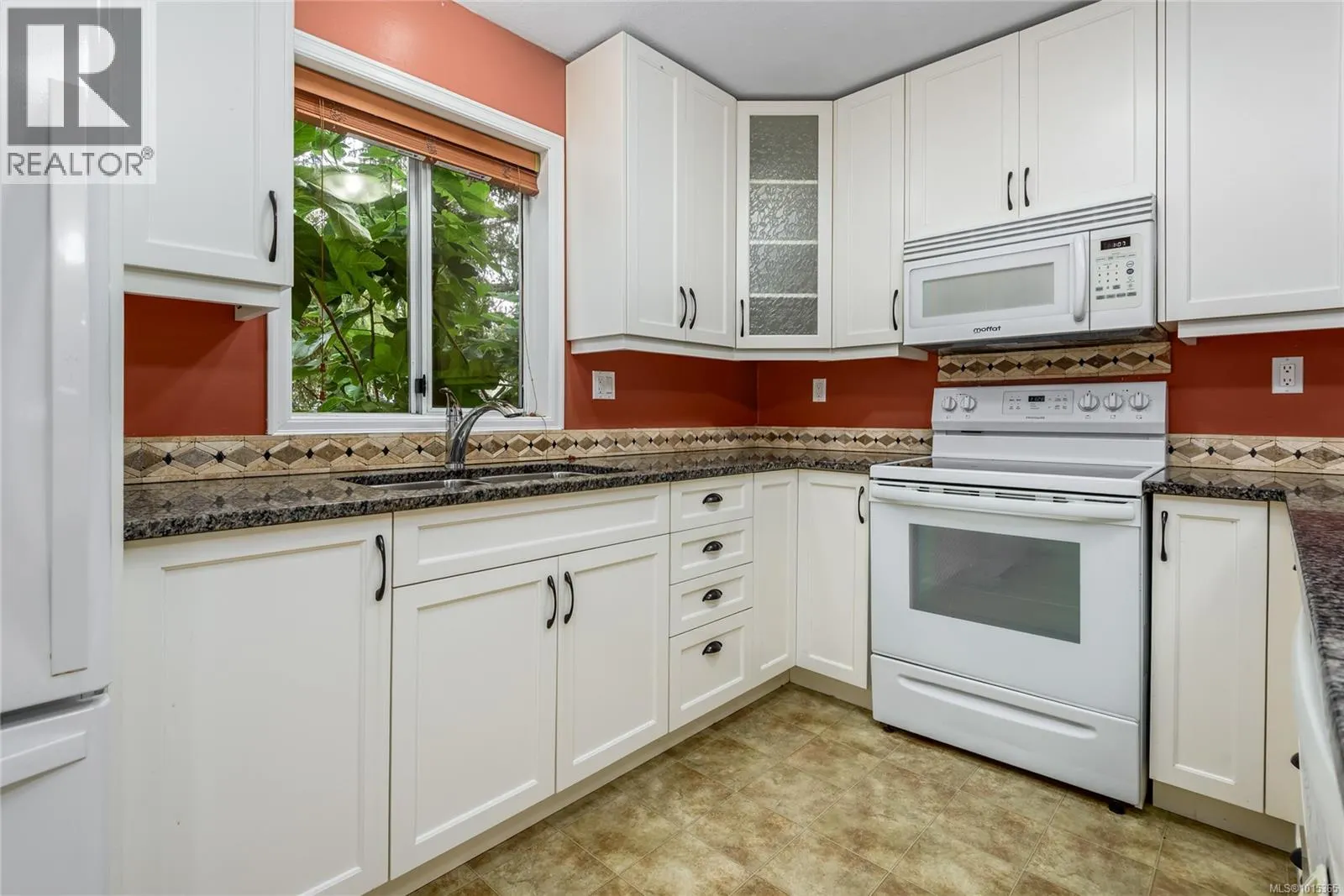 1520 Embleton Cres