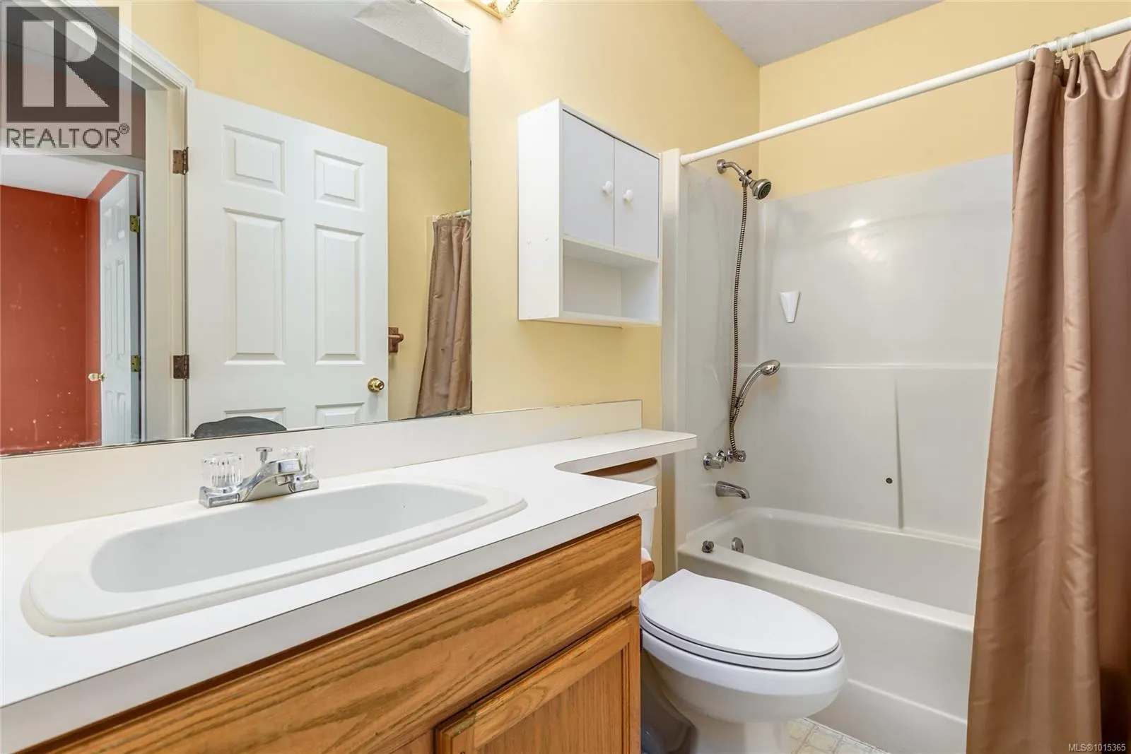 1520 Embleton Cres