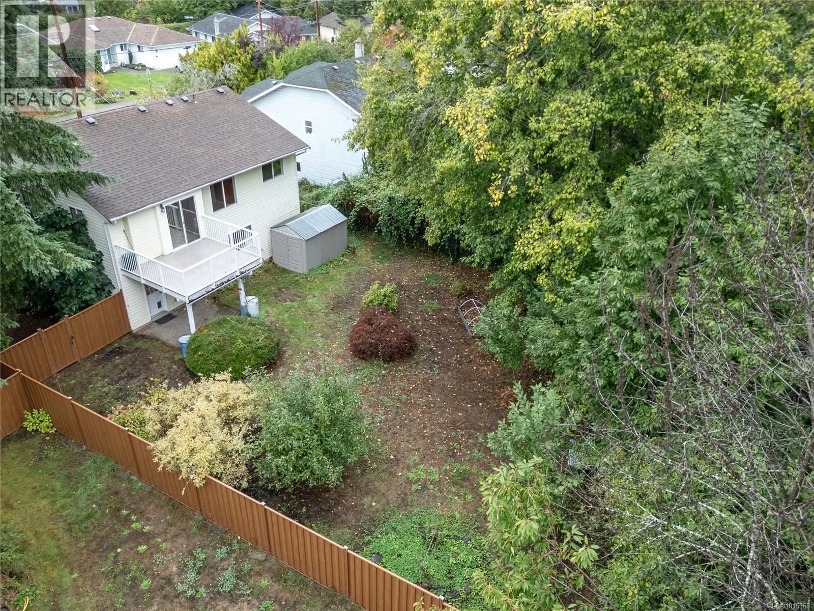 1520 Embleton Cres