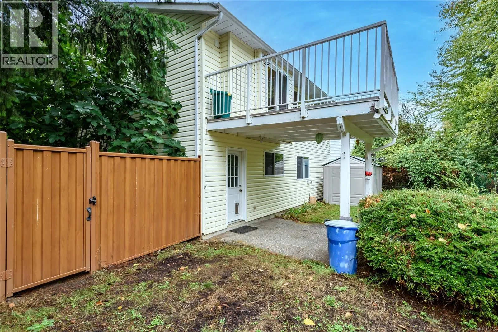 1520 Embleton Cres