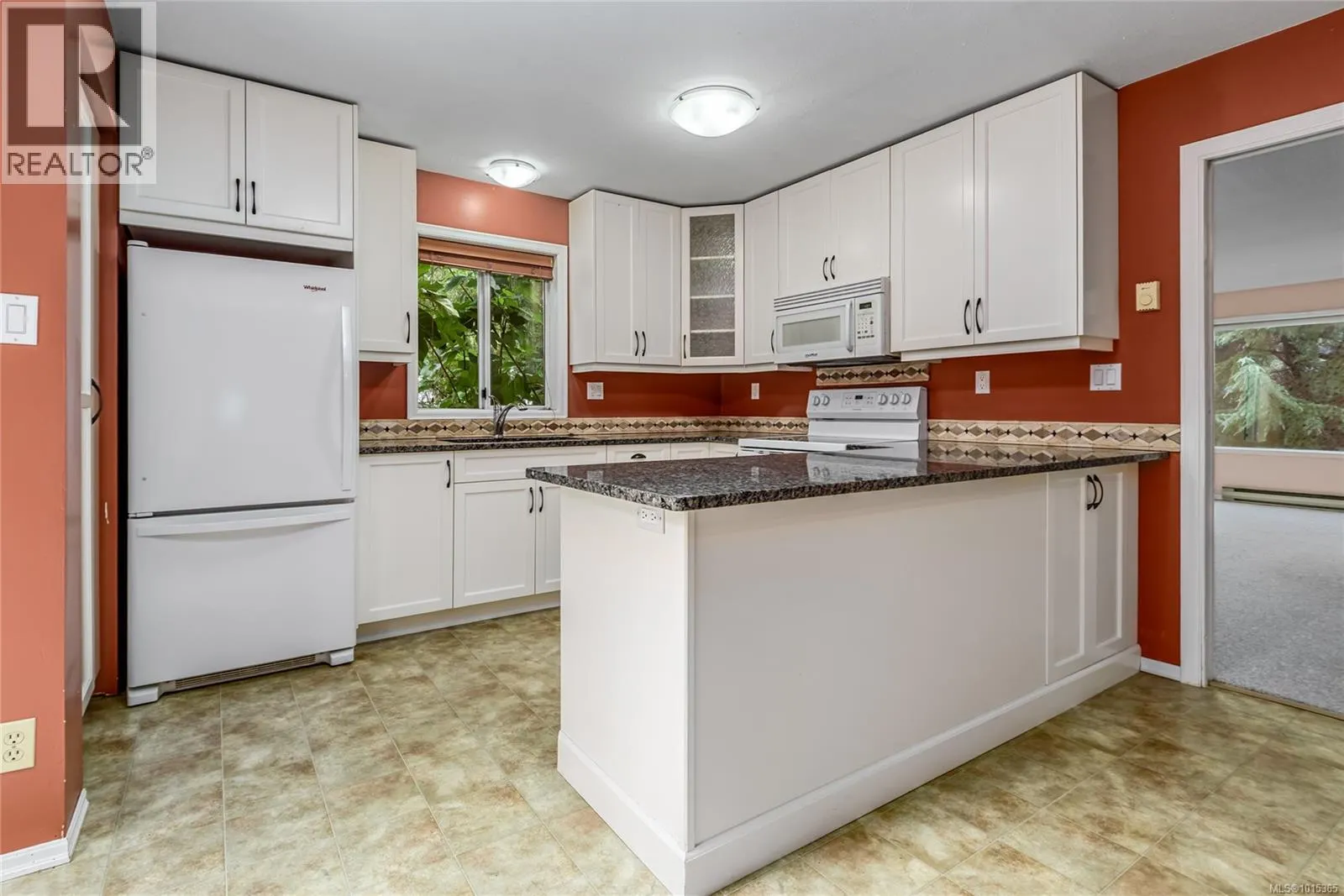 1520 Embleton Cres