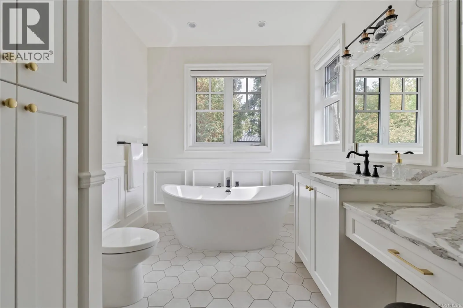 4829 Cordova Bay Rd