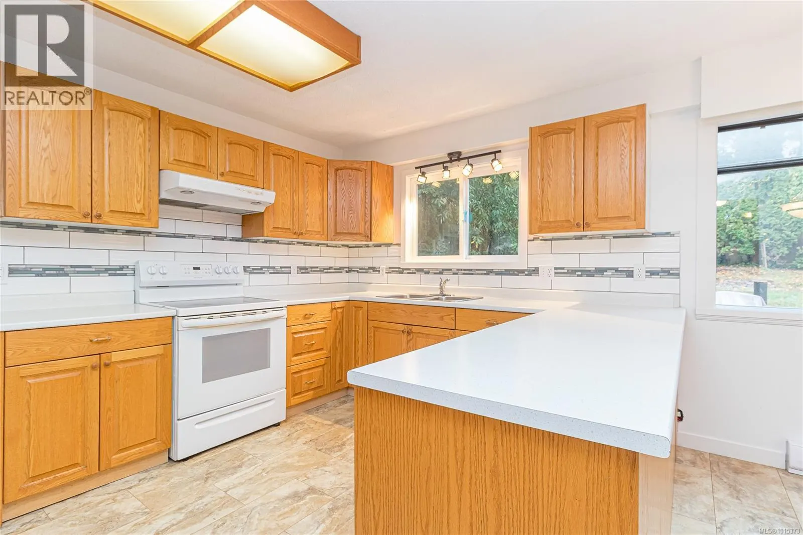2548 Jeanine Dr