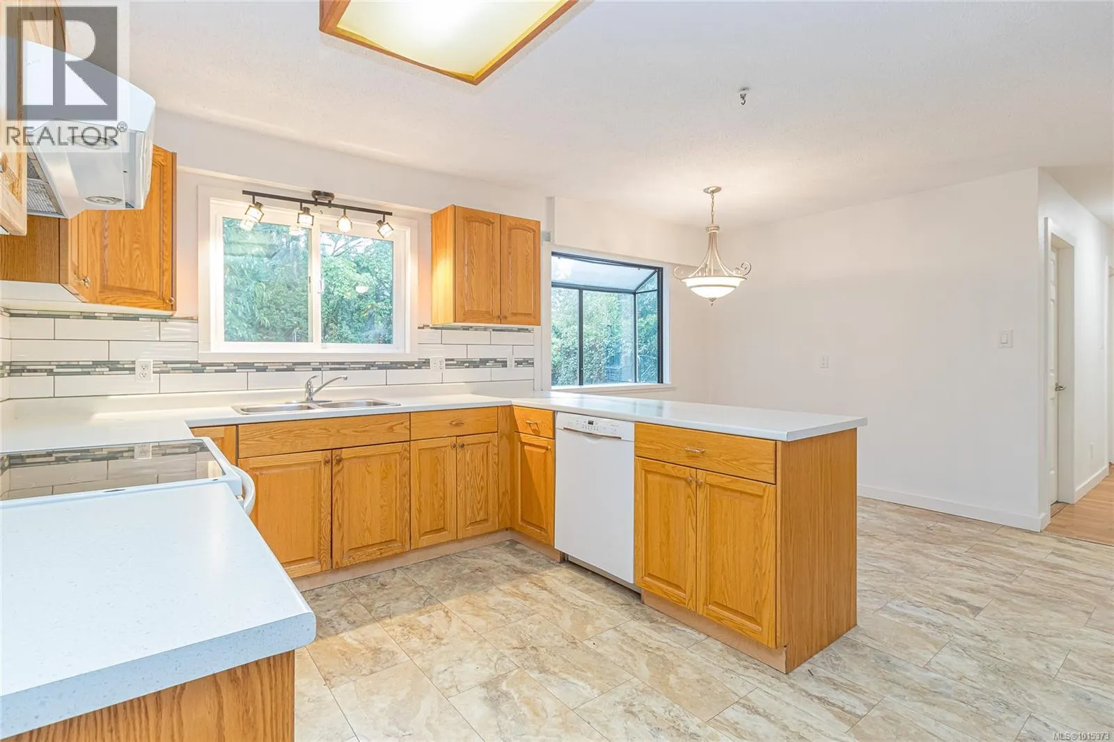 2548 Jeanine Dr