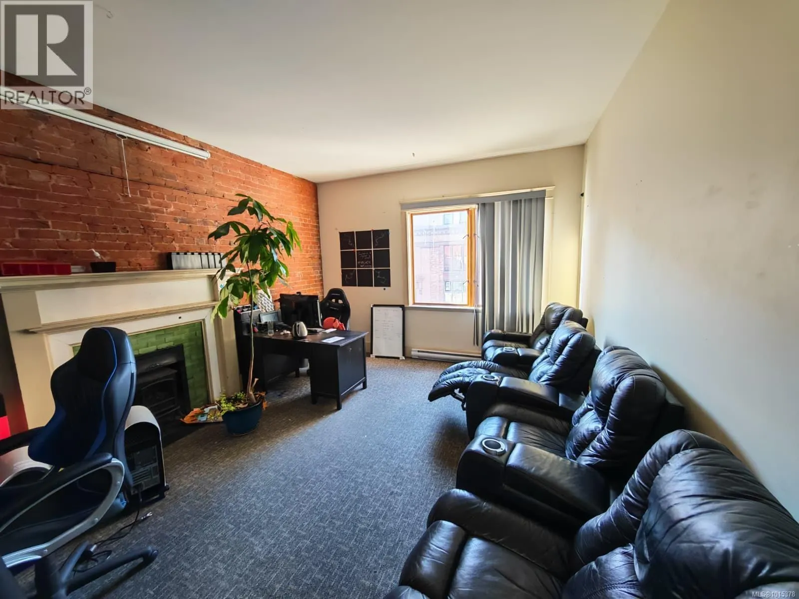 2nd floor 514 Fort St