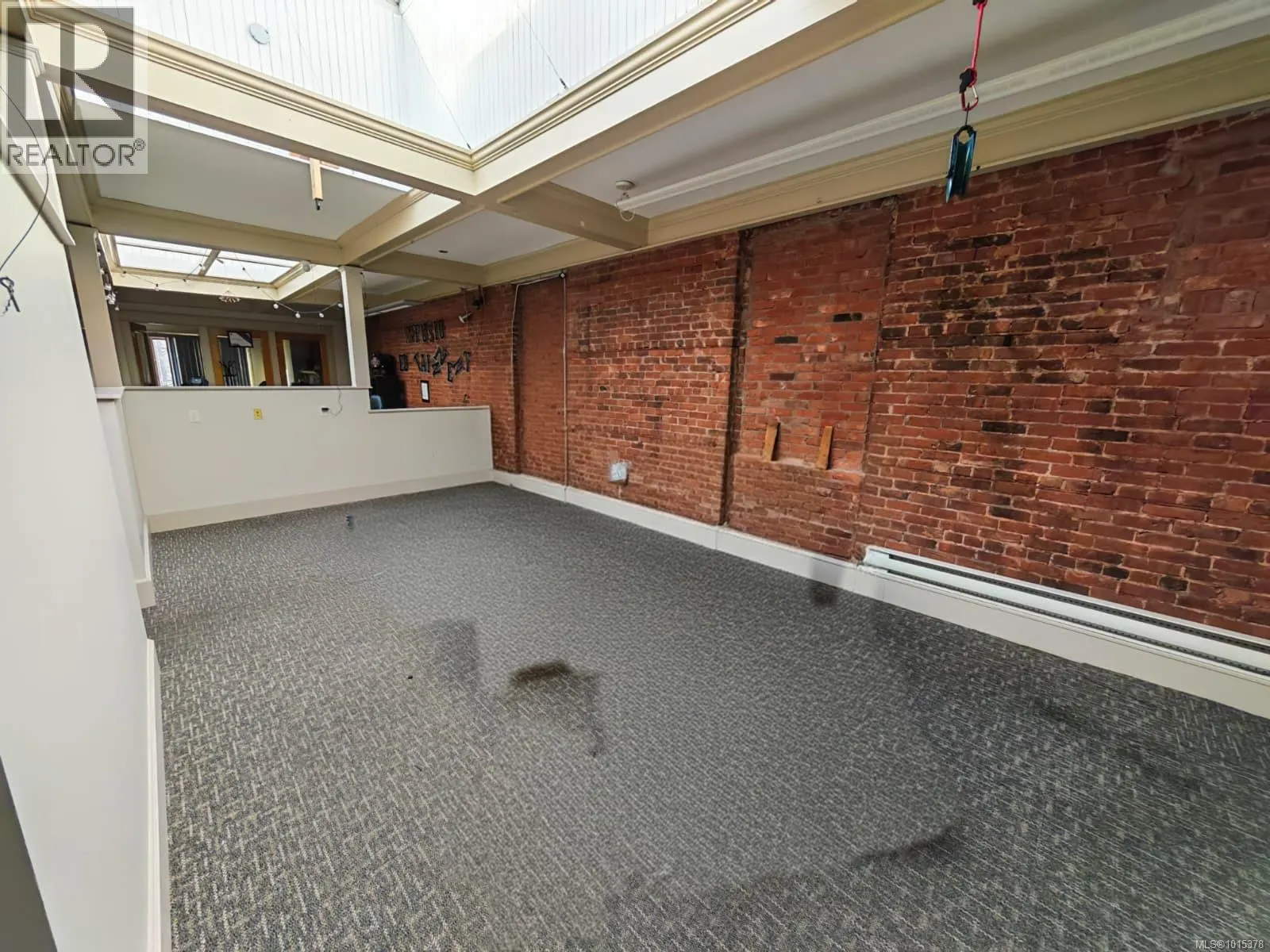 2nd floor 514 Fort St