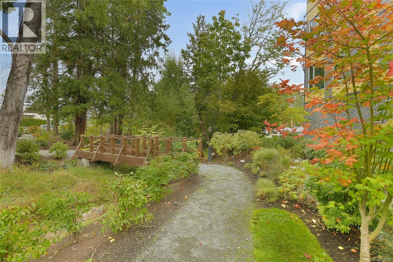 206 10660 McDonald Park Rd