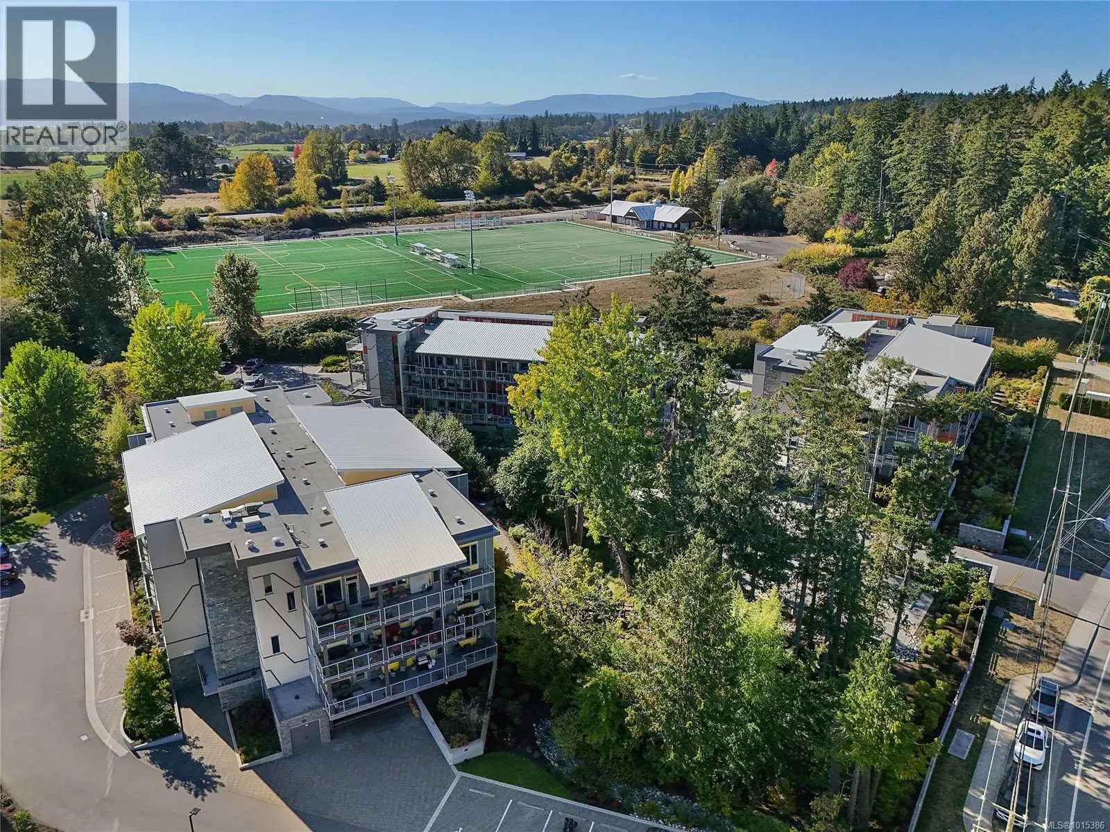 206 10660 McDonald Park Rd