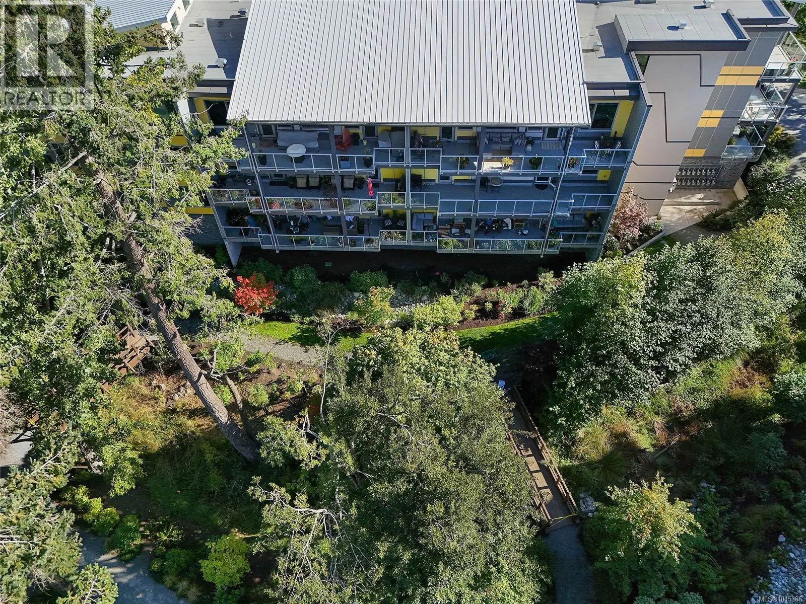 206 10660 McDonald Park Rd