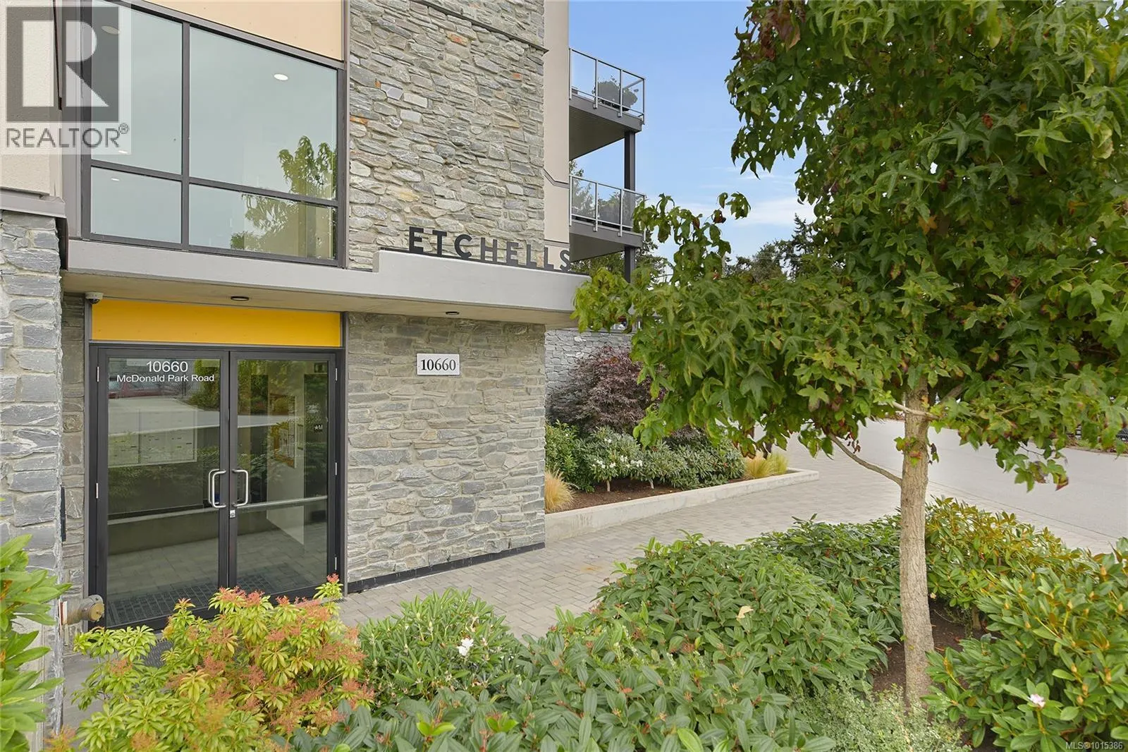 206 10660 McDonald Park Rd