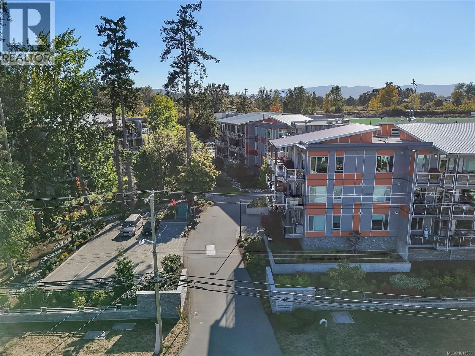 206 10660 McDonald Park Rd