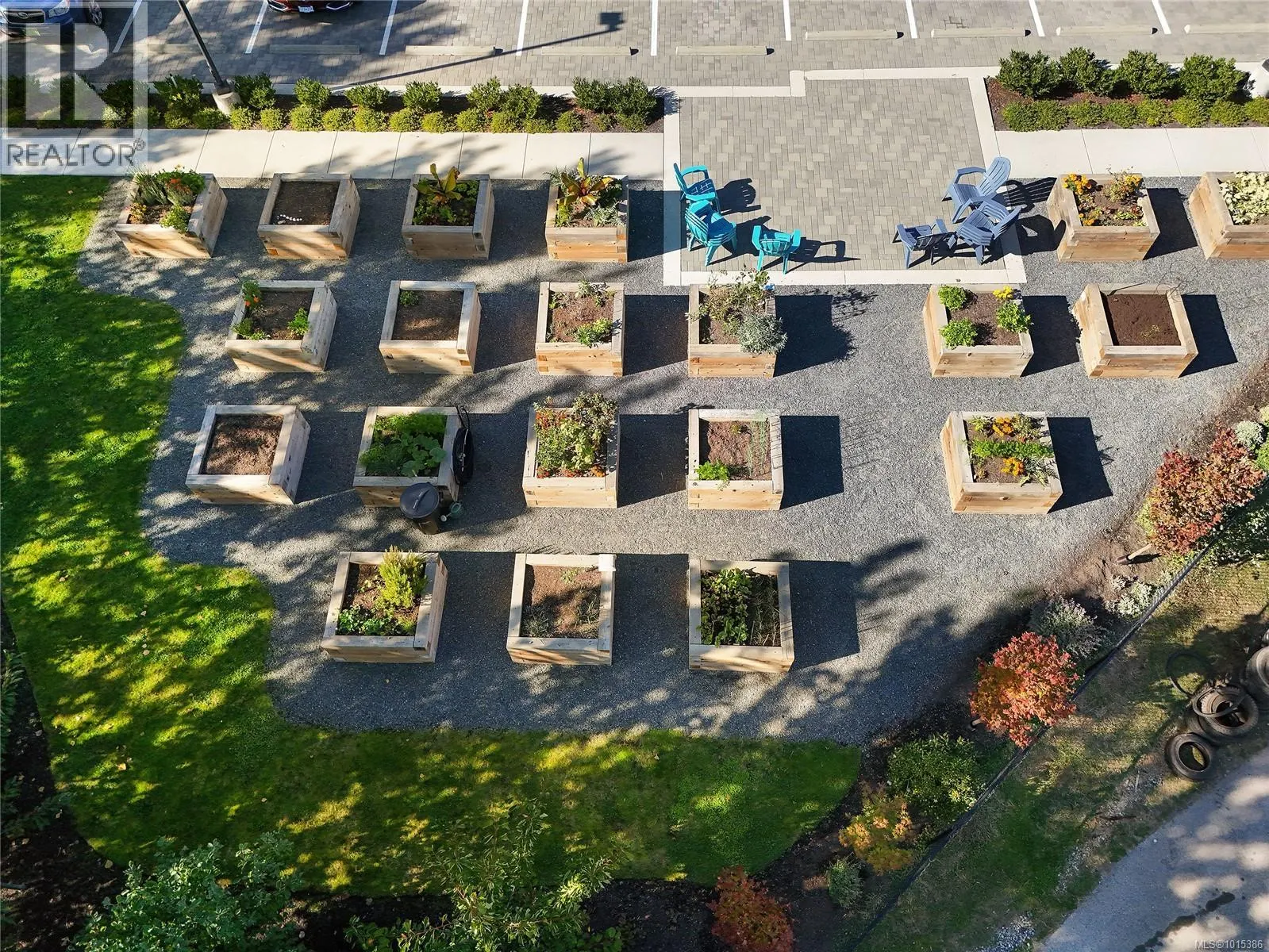 206 10660 McDonald Park Rd