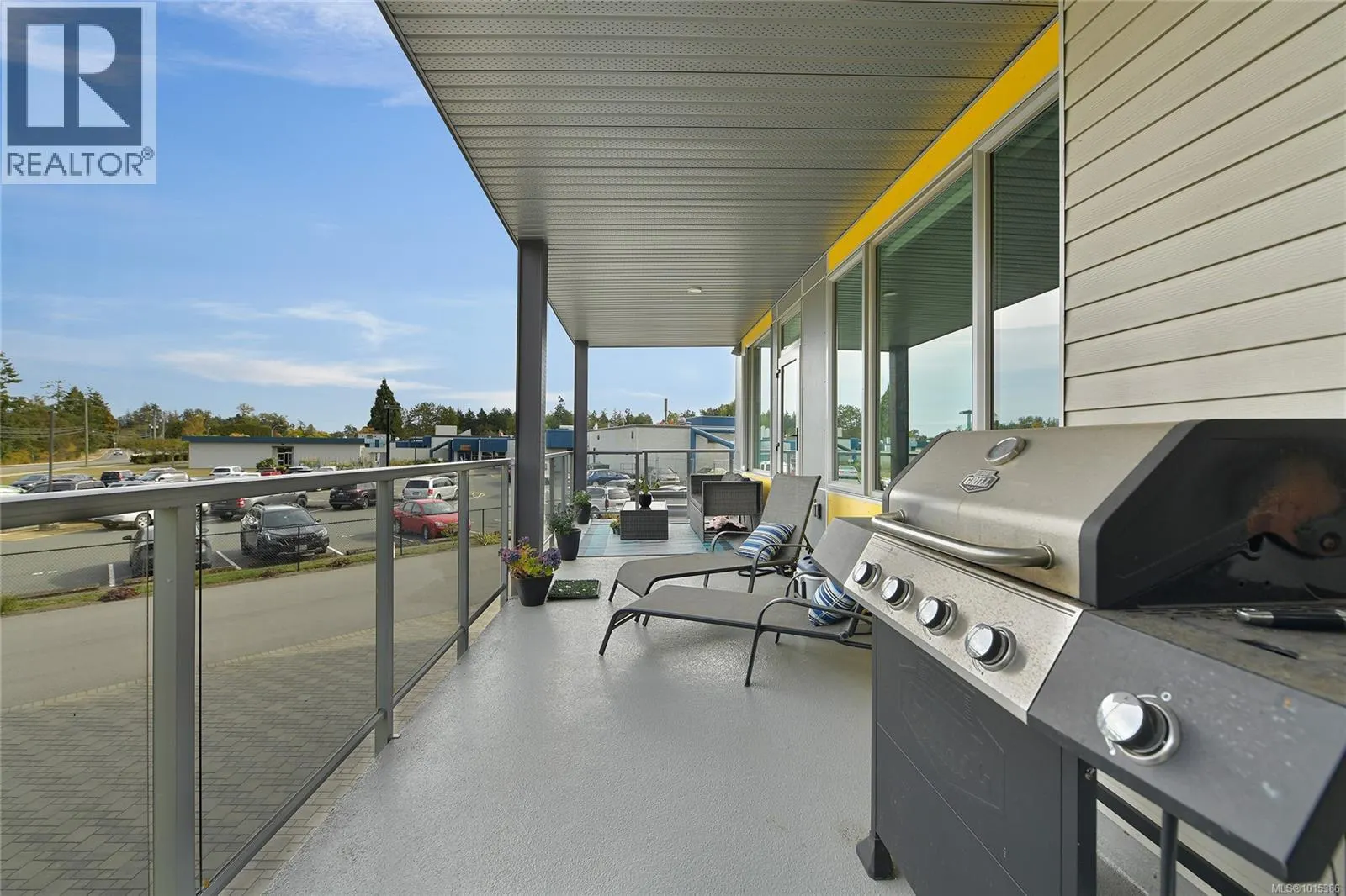 206 10660 McDonald Park Rd