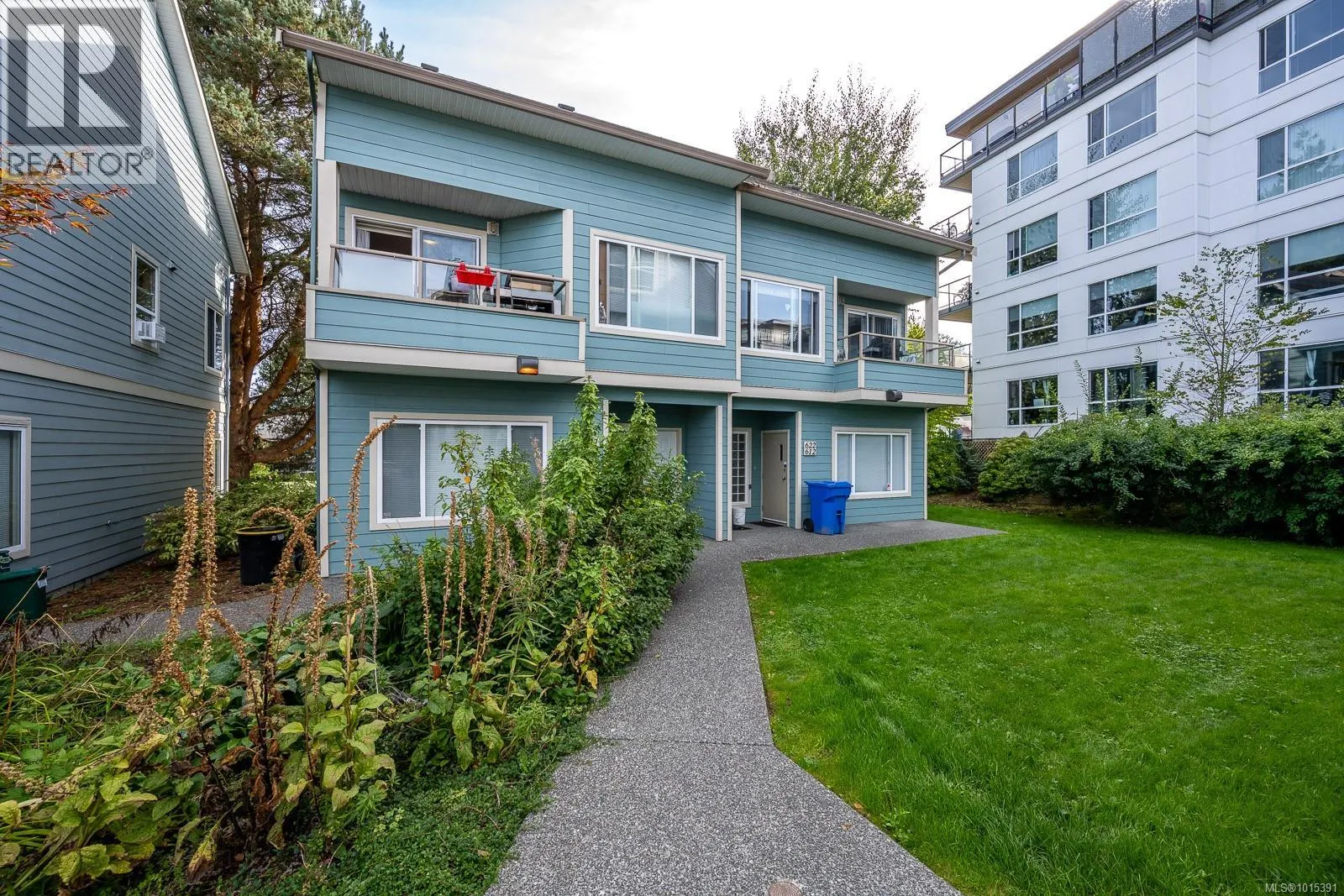 611/621 3030 Kilpatrick Ave