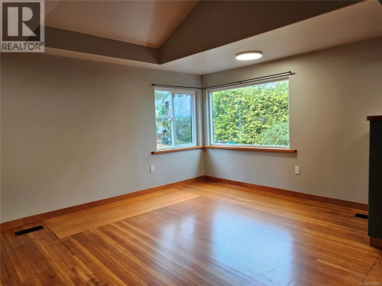 227 Stormont Rd