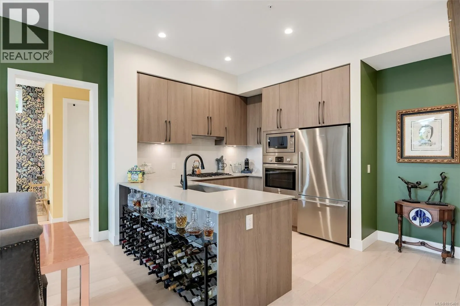 107 1216 Carlisle Ave