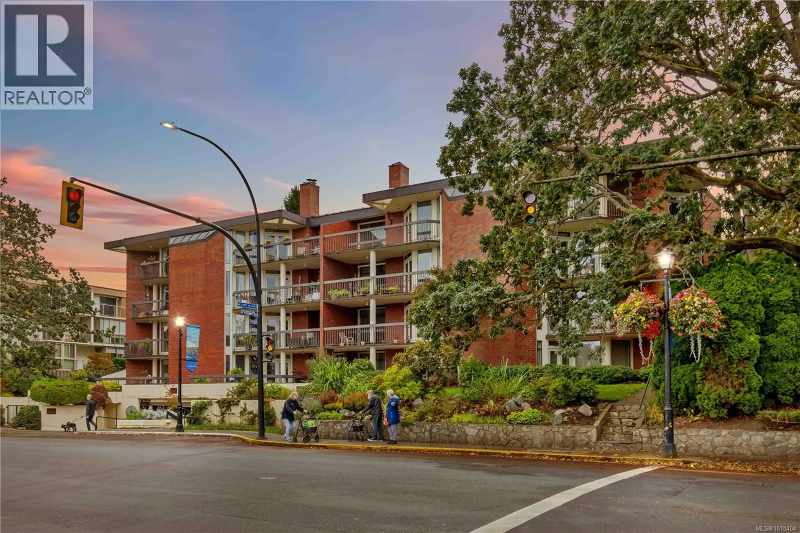 408 2119 Oak Bay Ave