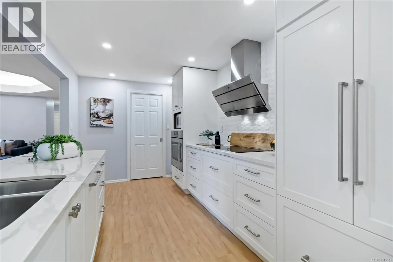 408 2119 Oak Bay Ave