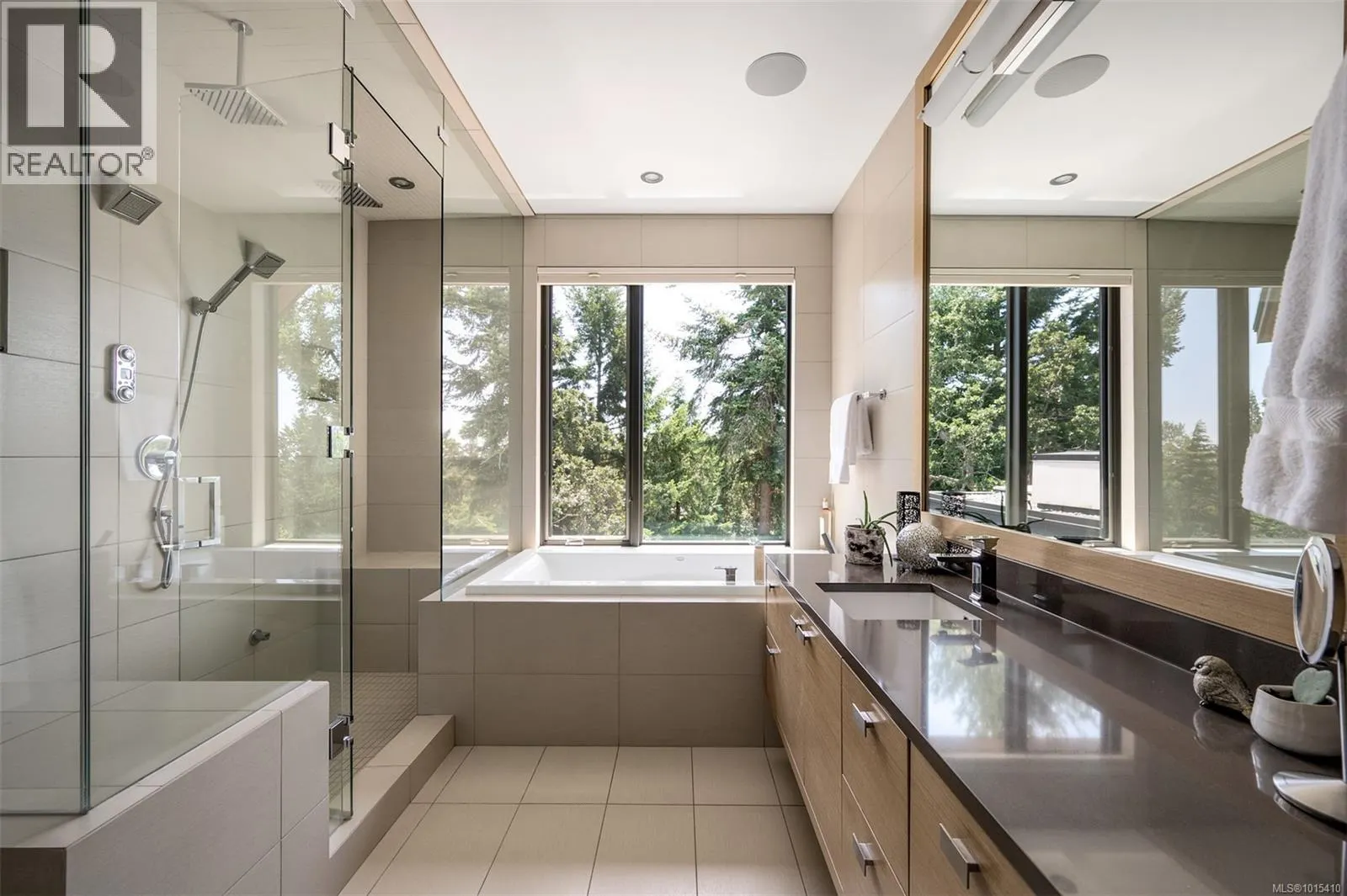 3724 Arbutus Ridge