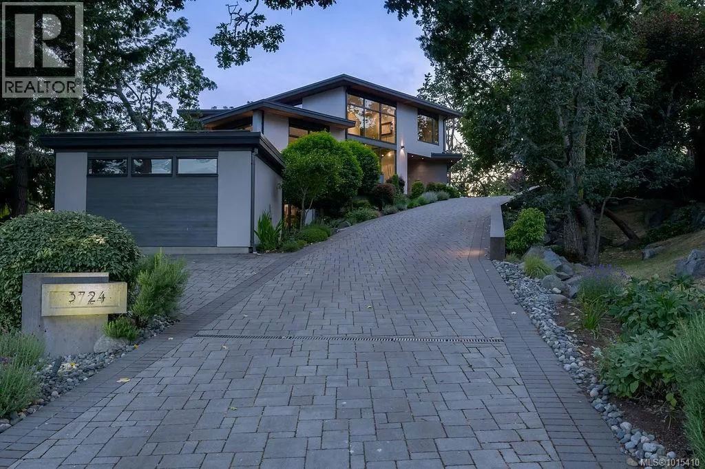 3724 Arbutus Ridge
