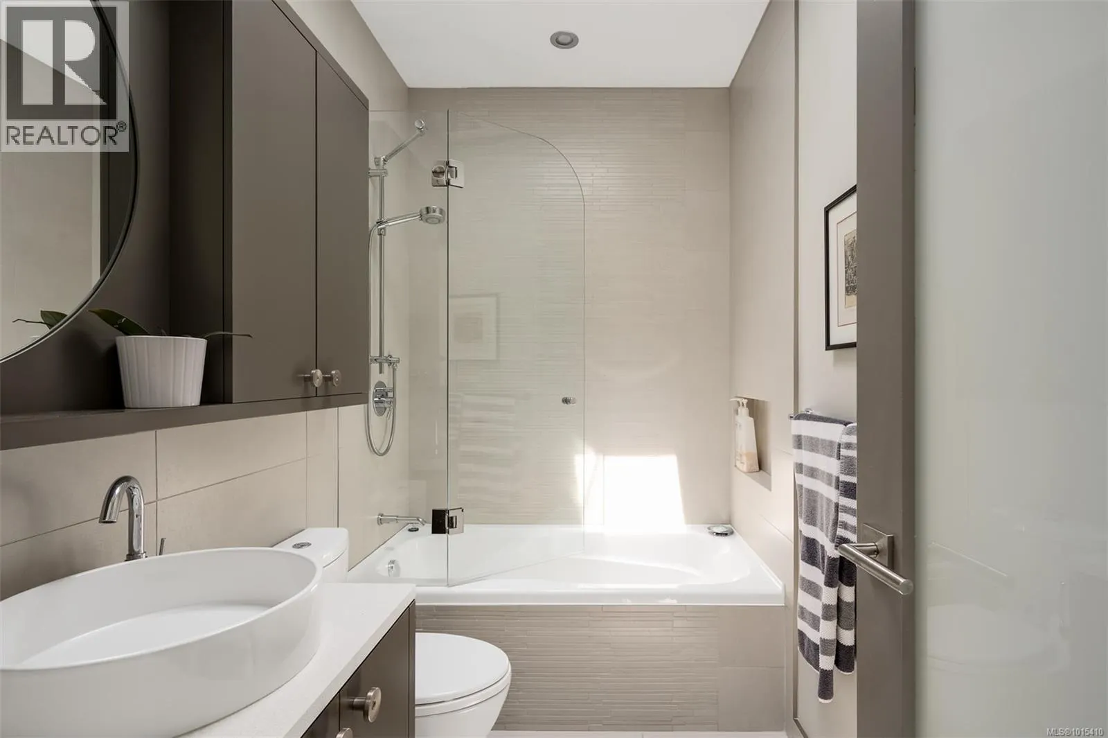 3724 Arbutus Ridge