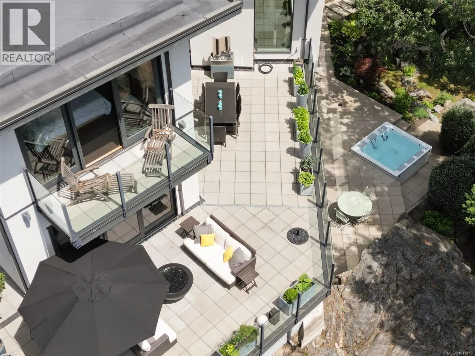 3724 Arbutus Ridge