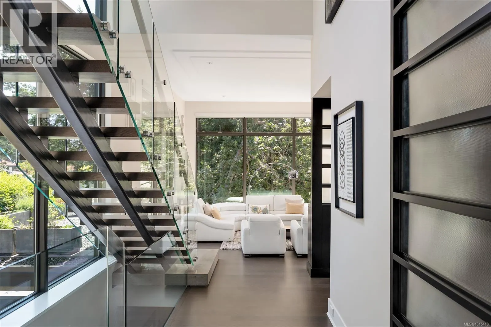 3724 Arbutus Ridge
