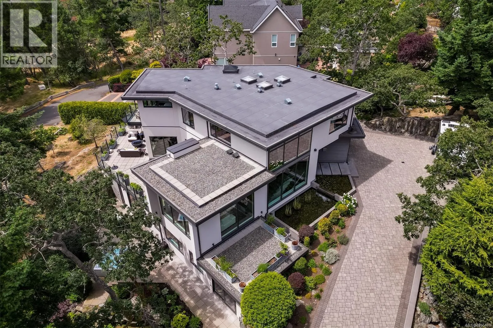 3724 Arbutus Ridge