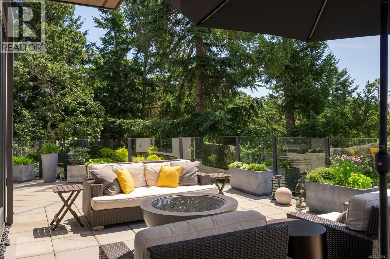 3724 Arbutus Ridge