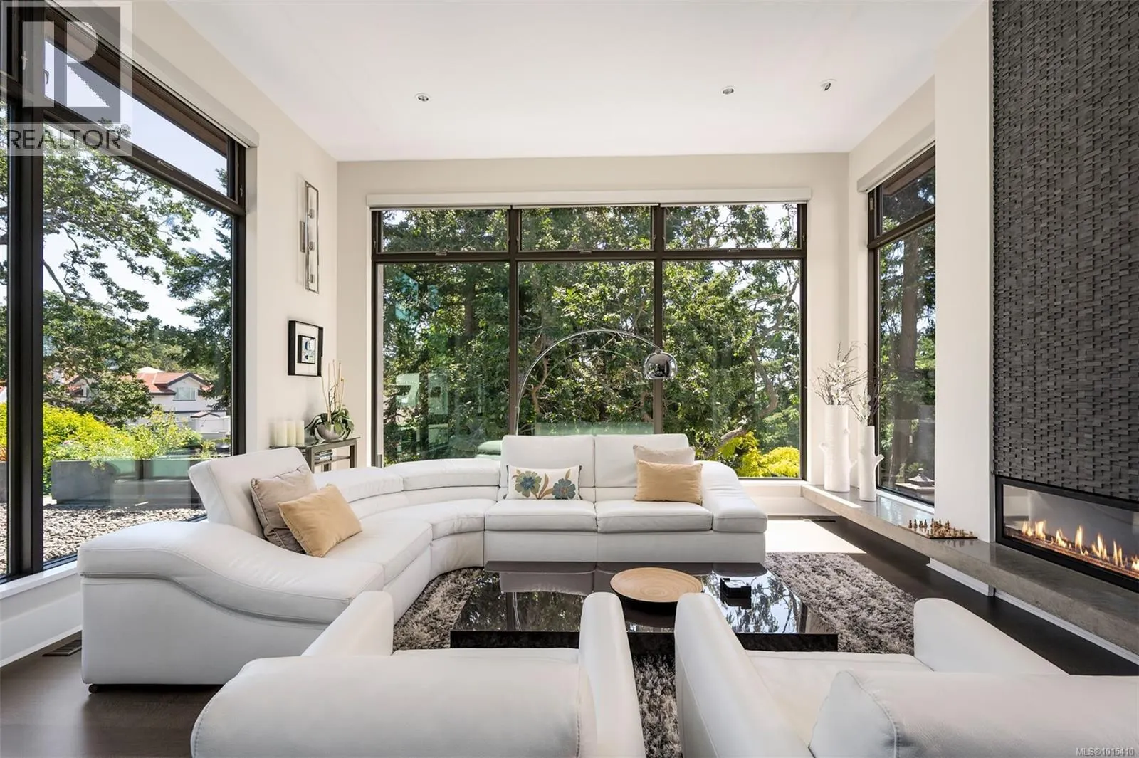 3724 Arbutus Ridge