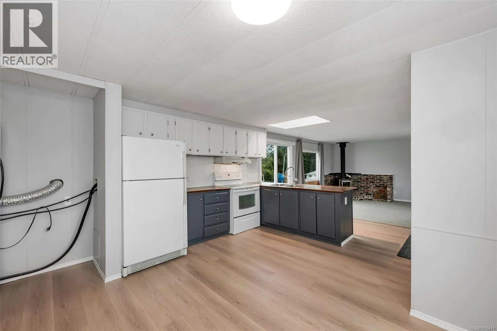 20 7390 West Saanich Rd