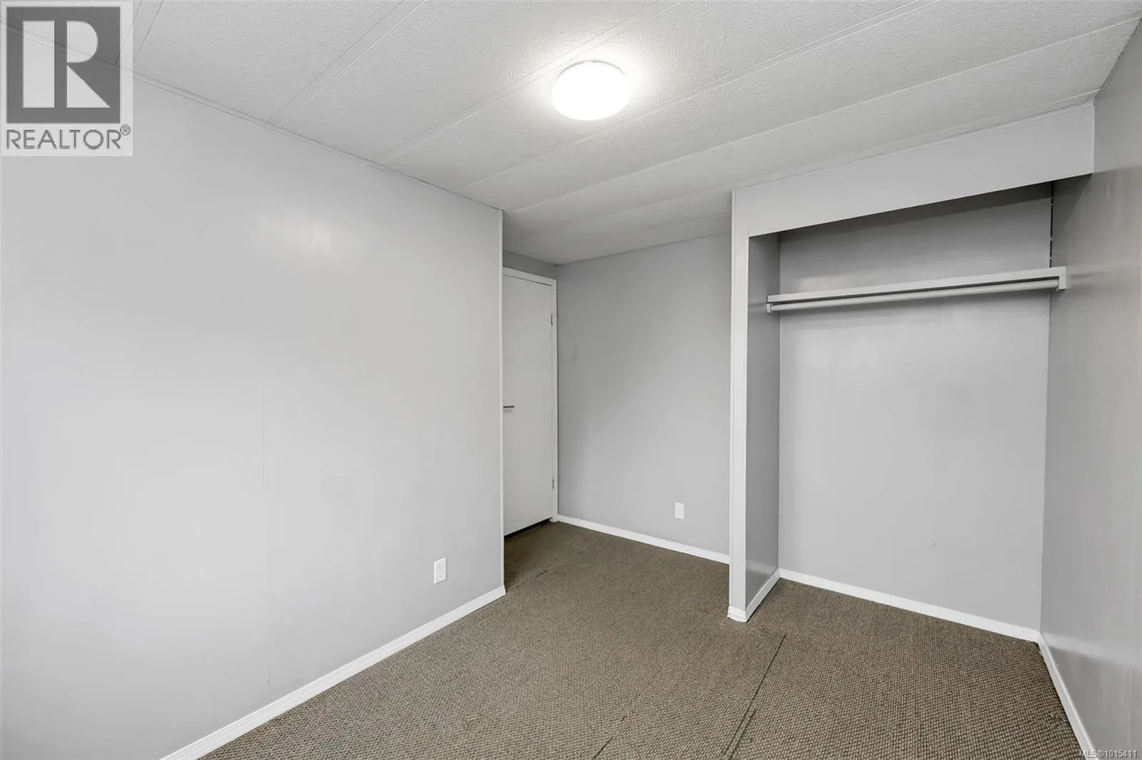 20 7390 West Saanich Rd