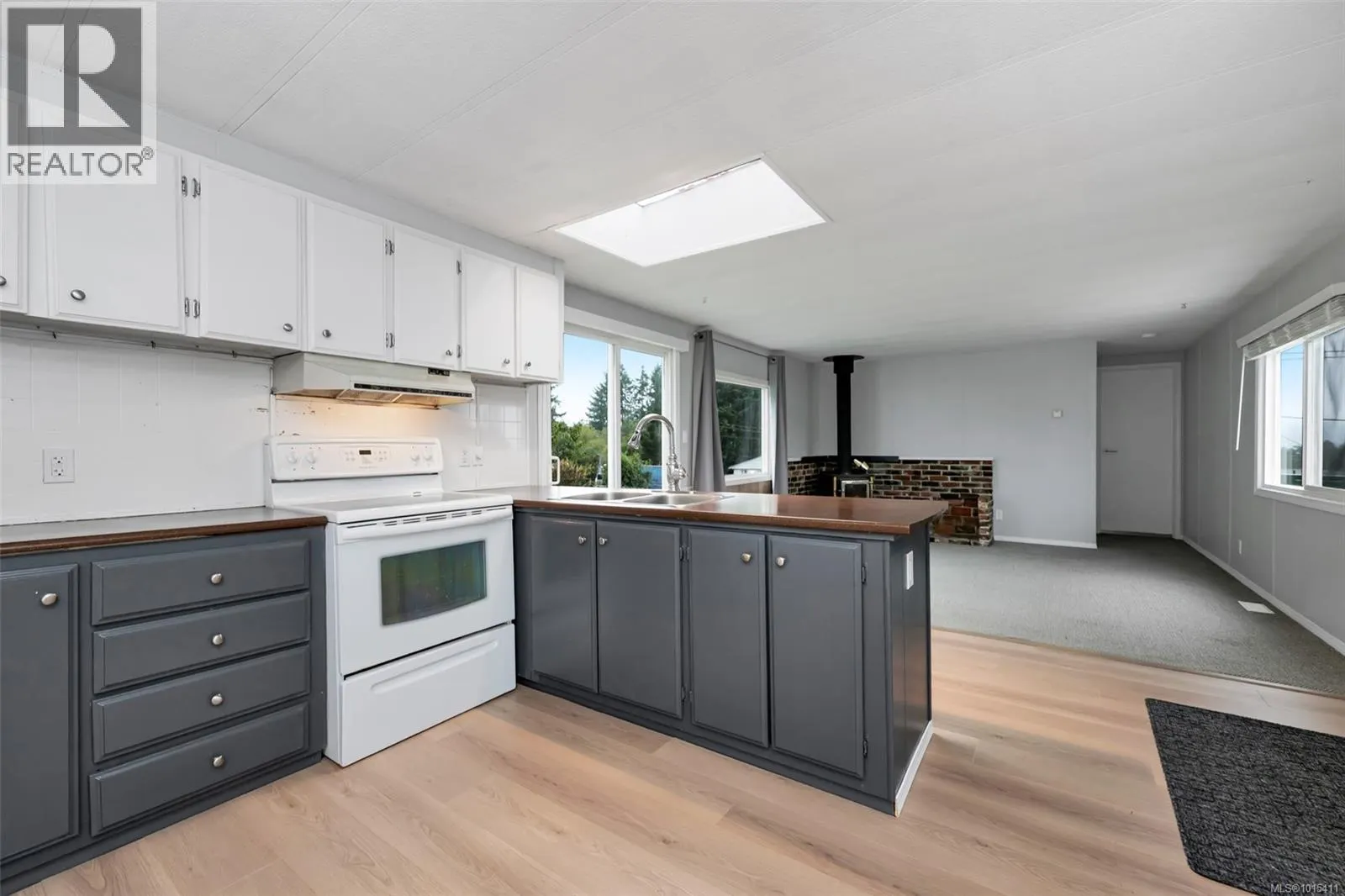 20 7390 West Saanich Rd