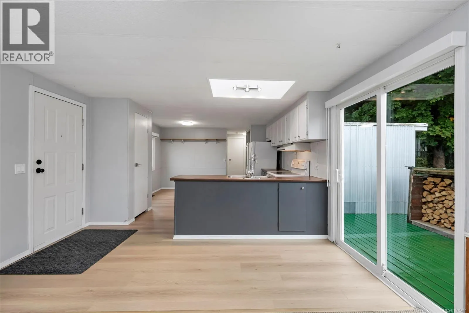 20 7390 West Saanich Rd