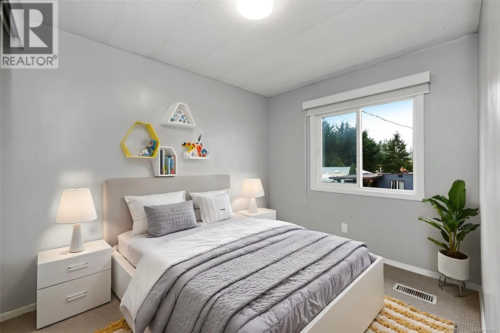 20 7390 West Saanich Rd