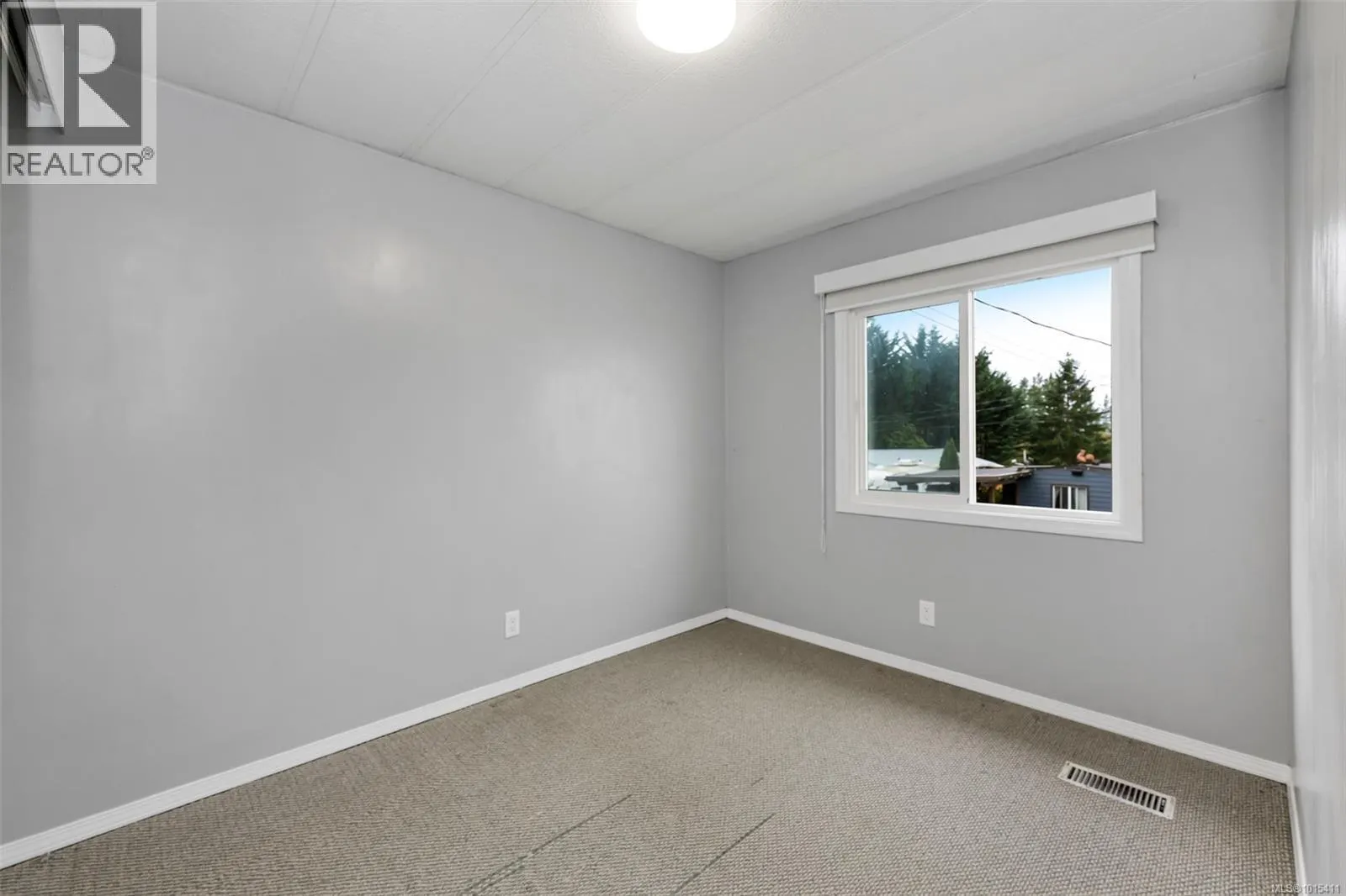 20 7390 West Saanich Rd