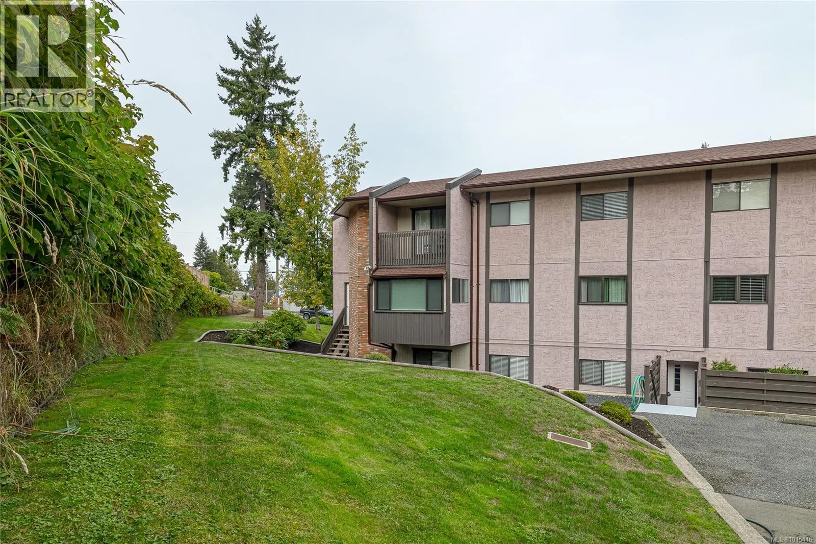 110 130 Sunningdale Rd E