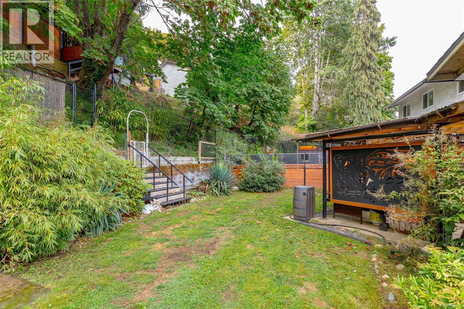 552 Strathdee Pl