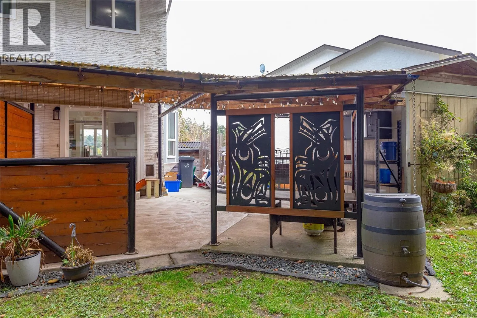 552 Strathdee Pl