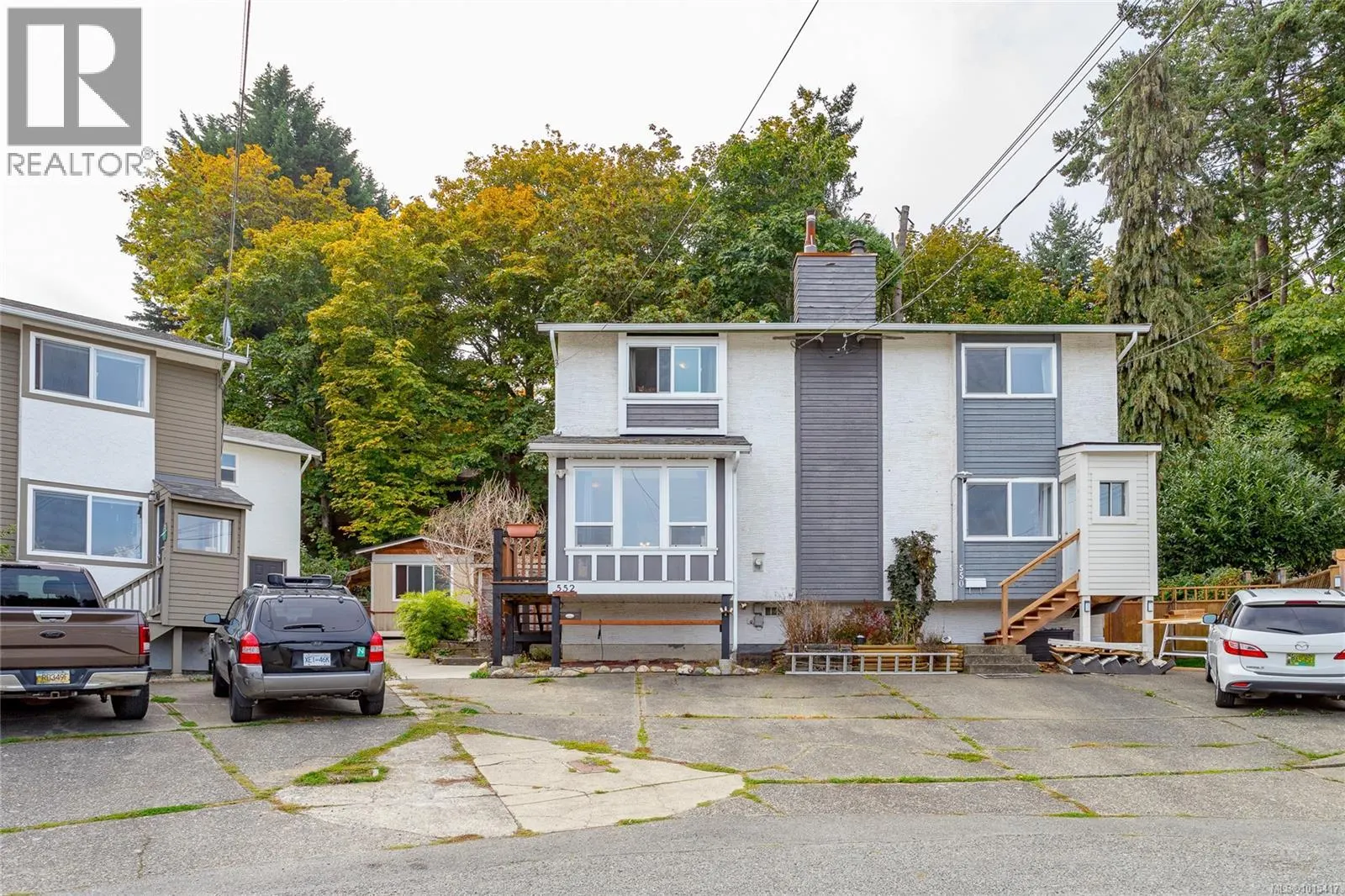 552 Strathdee Pl
