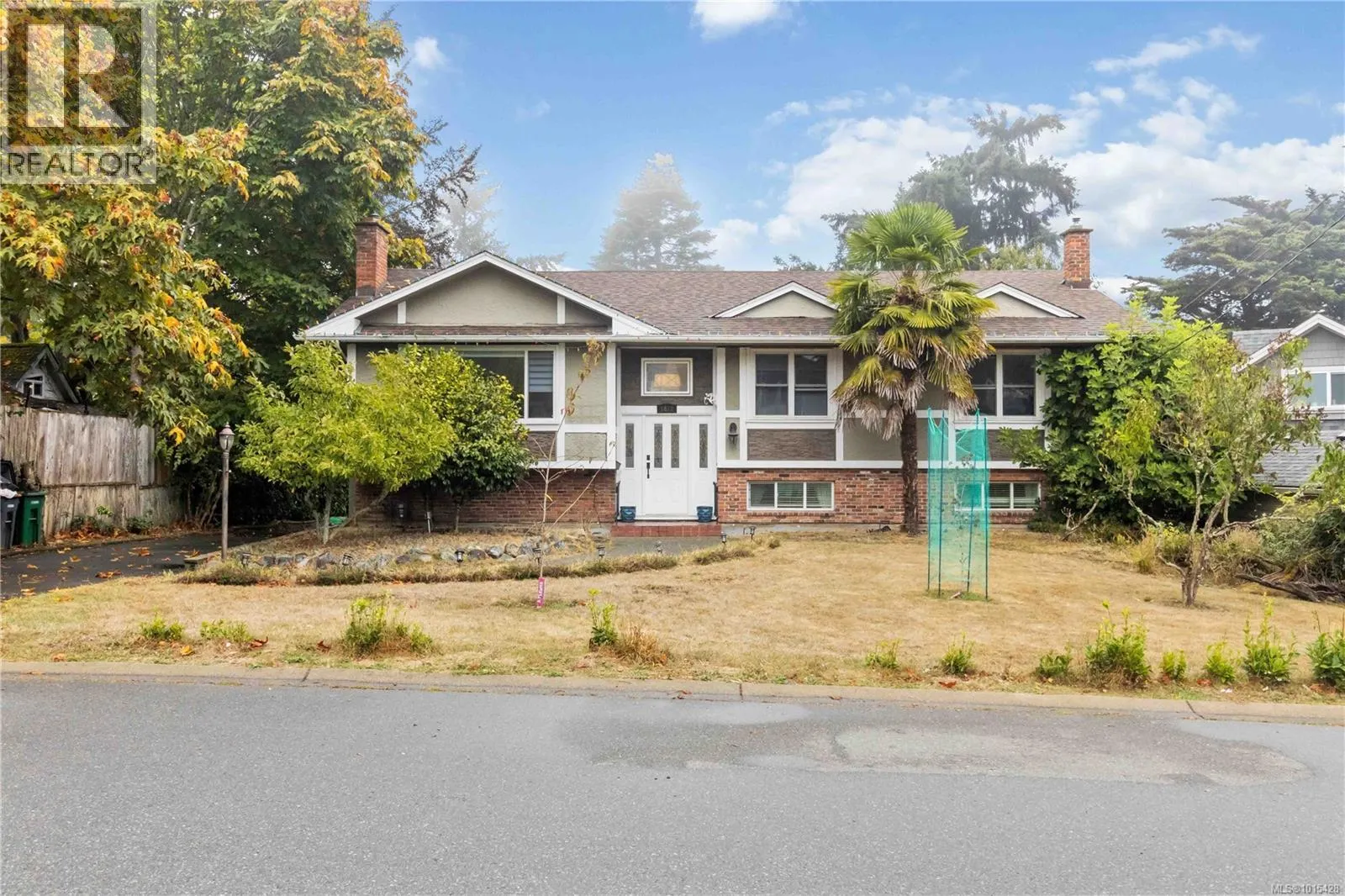 1812 El Sereno Dr