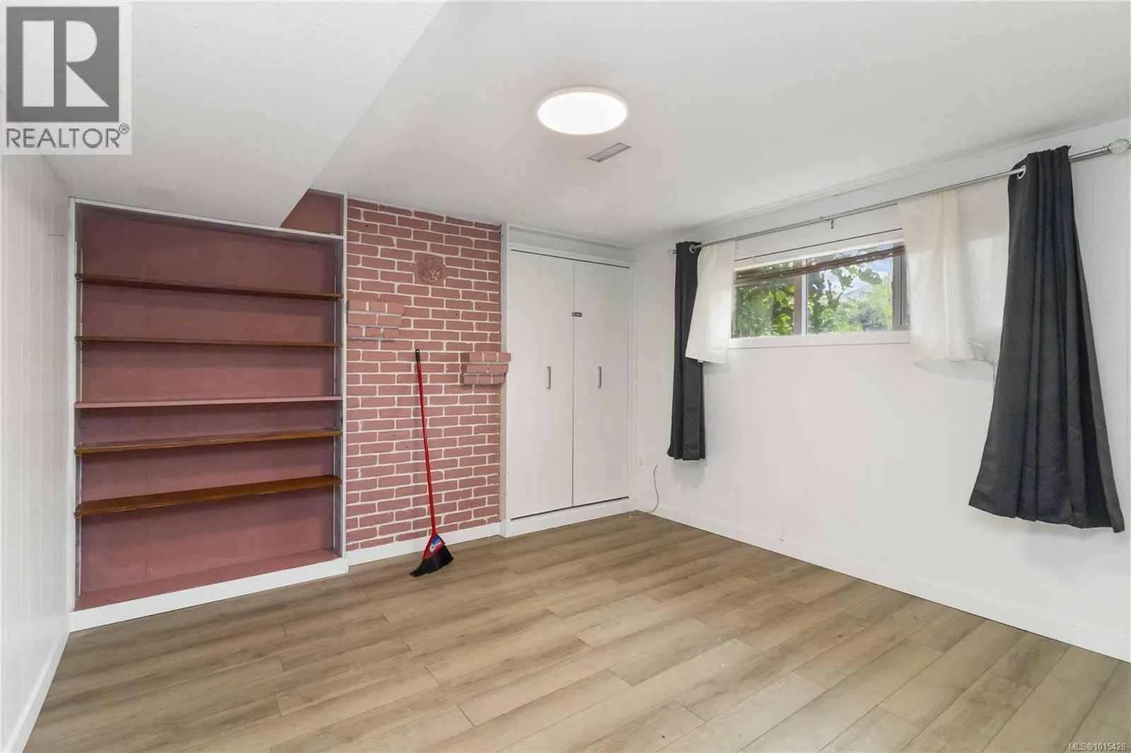 1812 El Sereno Dr