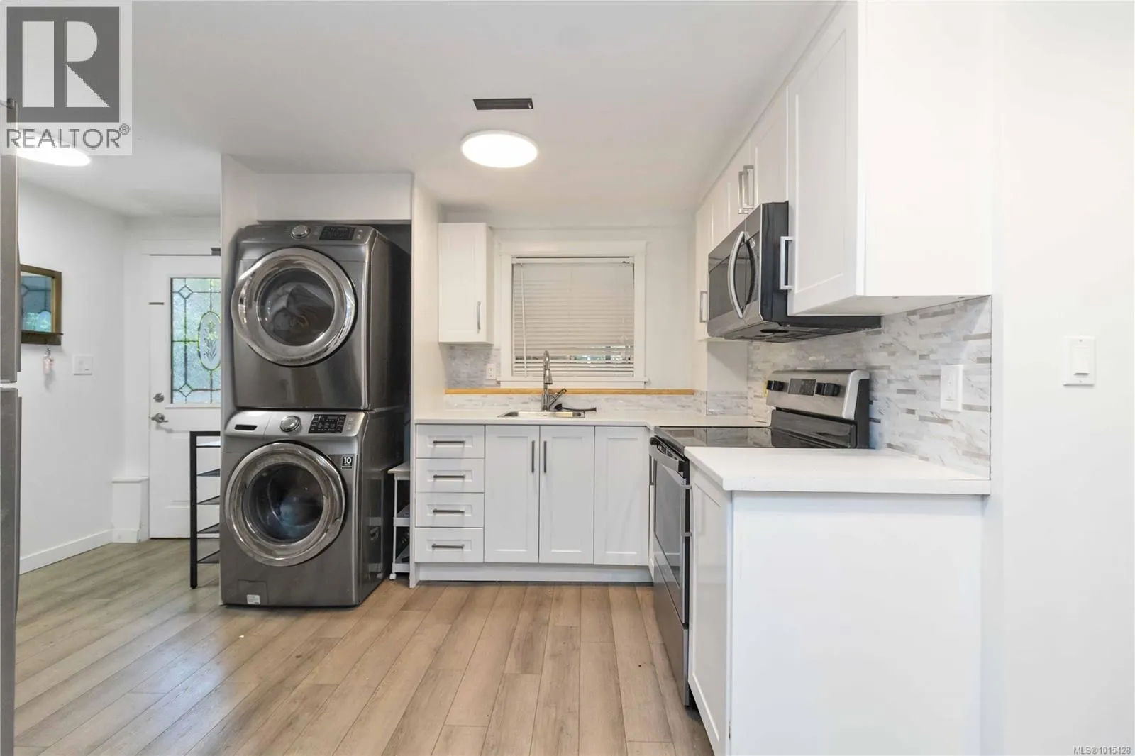 1812 El Sereno Dr