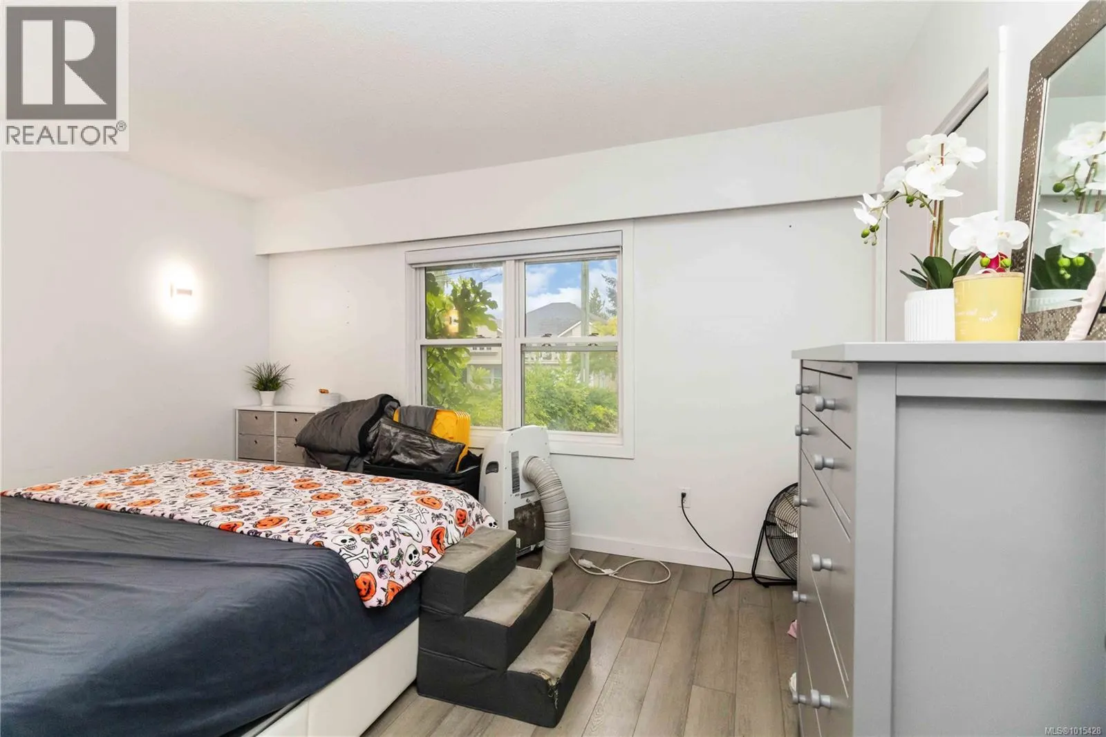 1812 El Sereno Dr