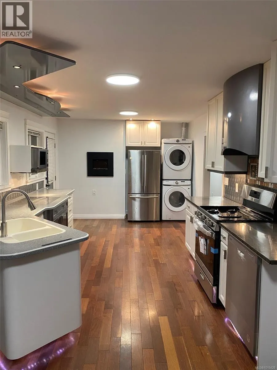 1812 El Sereno Dr