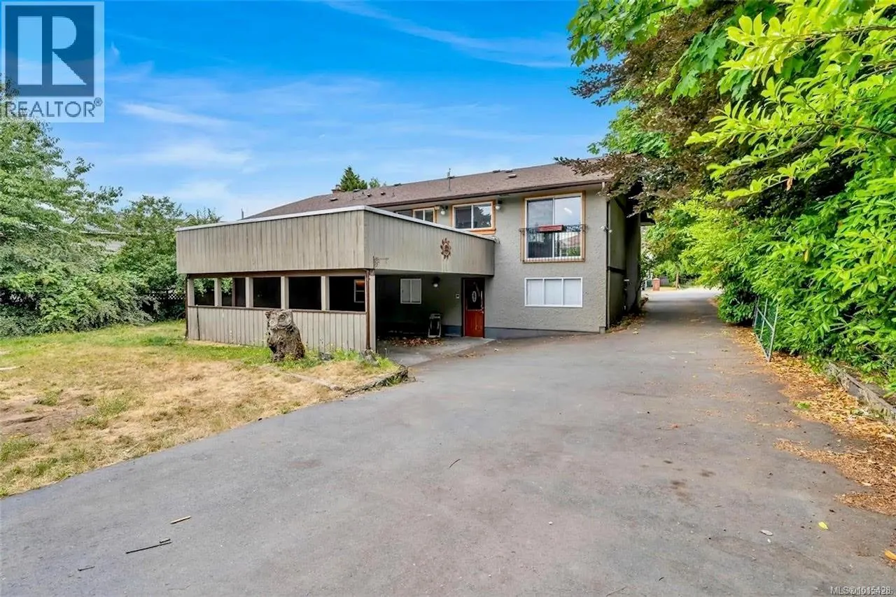 1812 El Sereno Dr