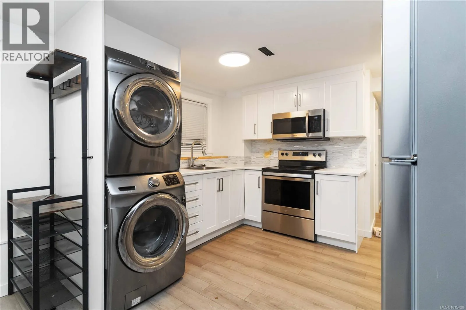 1812 El Sereno Dr