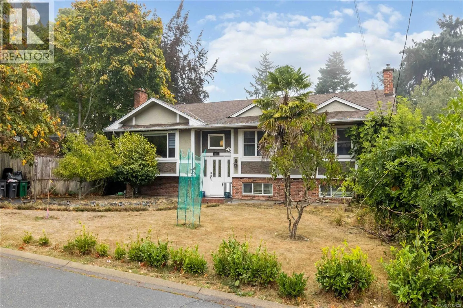 1812 El Sereno Dr