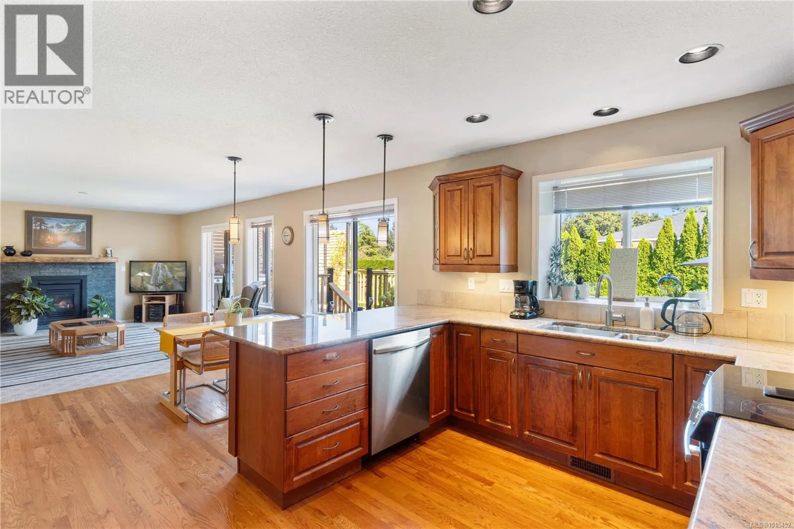 6262 Azure Rd